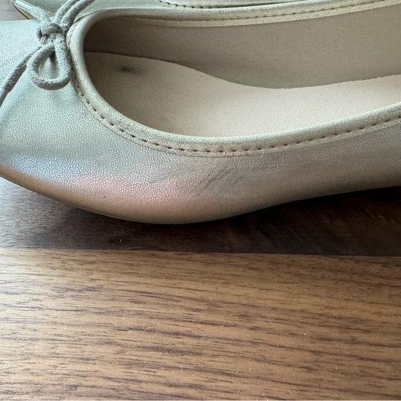 American Eagle Gold Metallic Ballet Flats with Bow Accent - Size 8.5 - Picture 5 of 10